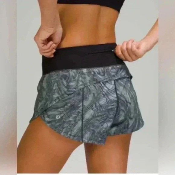 LULULEMON Speed Up MR Short 4” Lined Dimensional Icing Blue Multi 6 Tall - Picture 2 of 8